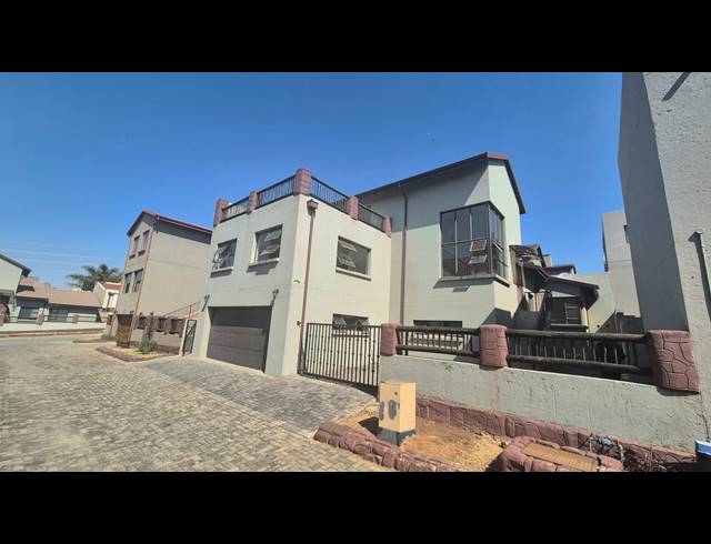 3 BEDROOM CLUSTER RENTED IN BARBEQUE DOWNS